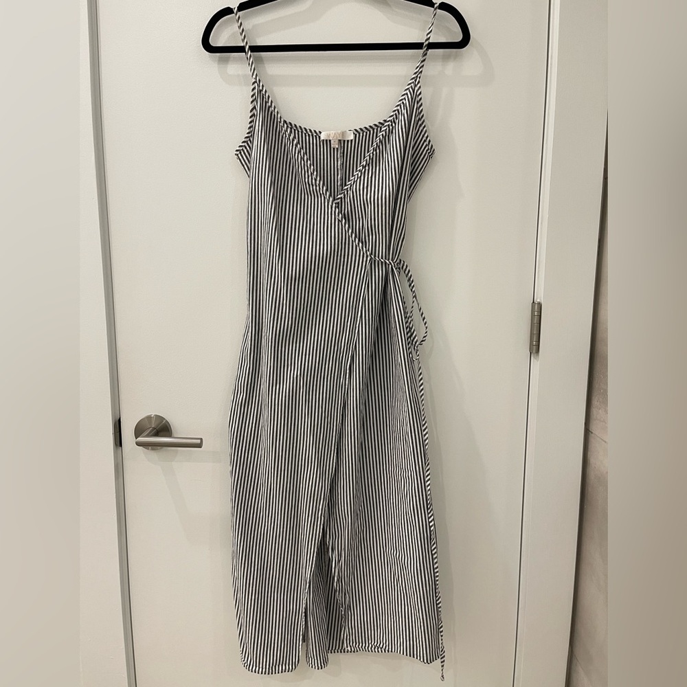 Wayf cotton wrap dress size M